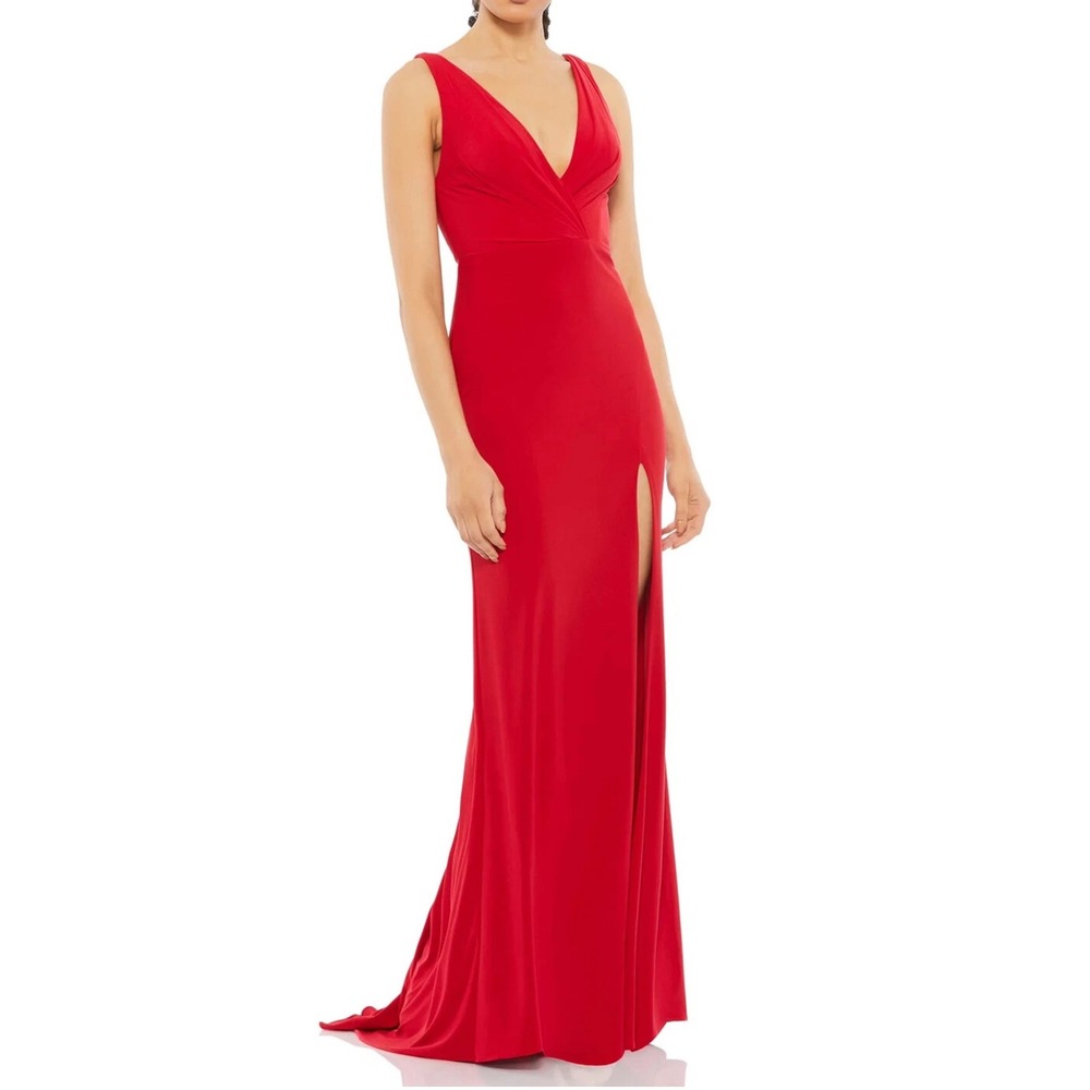 Mac Duggal 12336 Red V-Neck‎ Sleeveless High Slit Formal Gown Dress Size 2 NEW